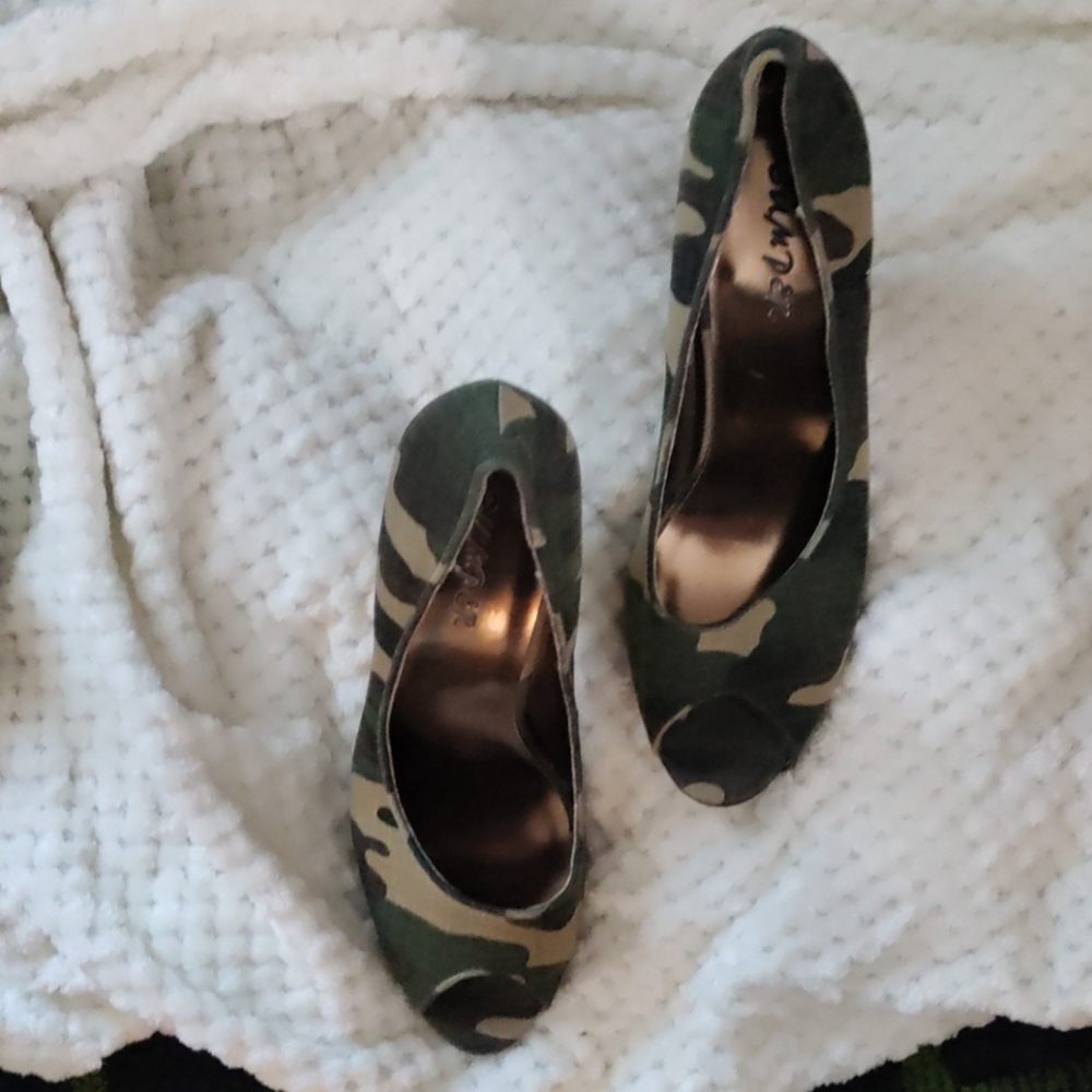 camouflage open toed heels